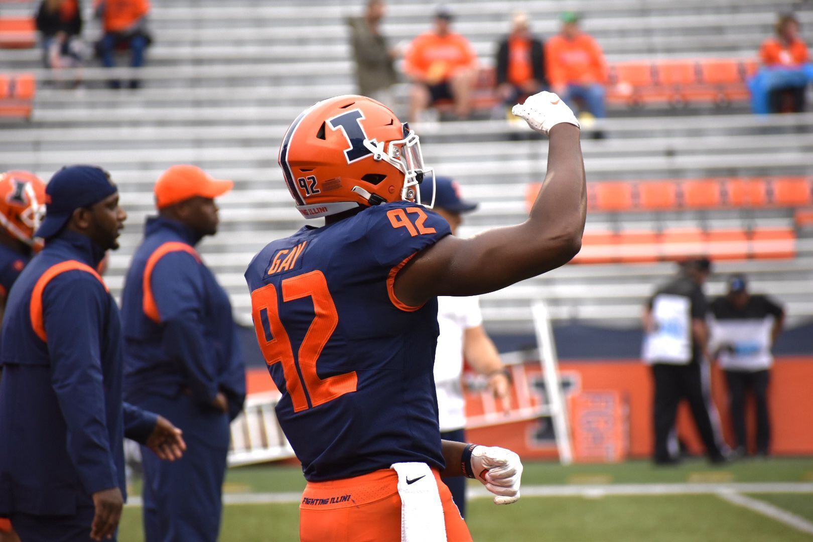 PHOTOS: Illinois warms up against Charlotte